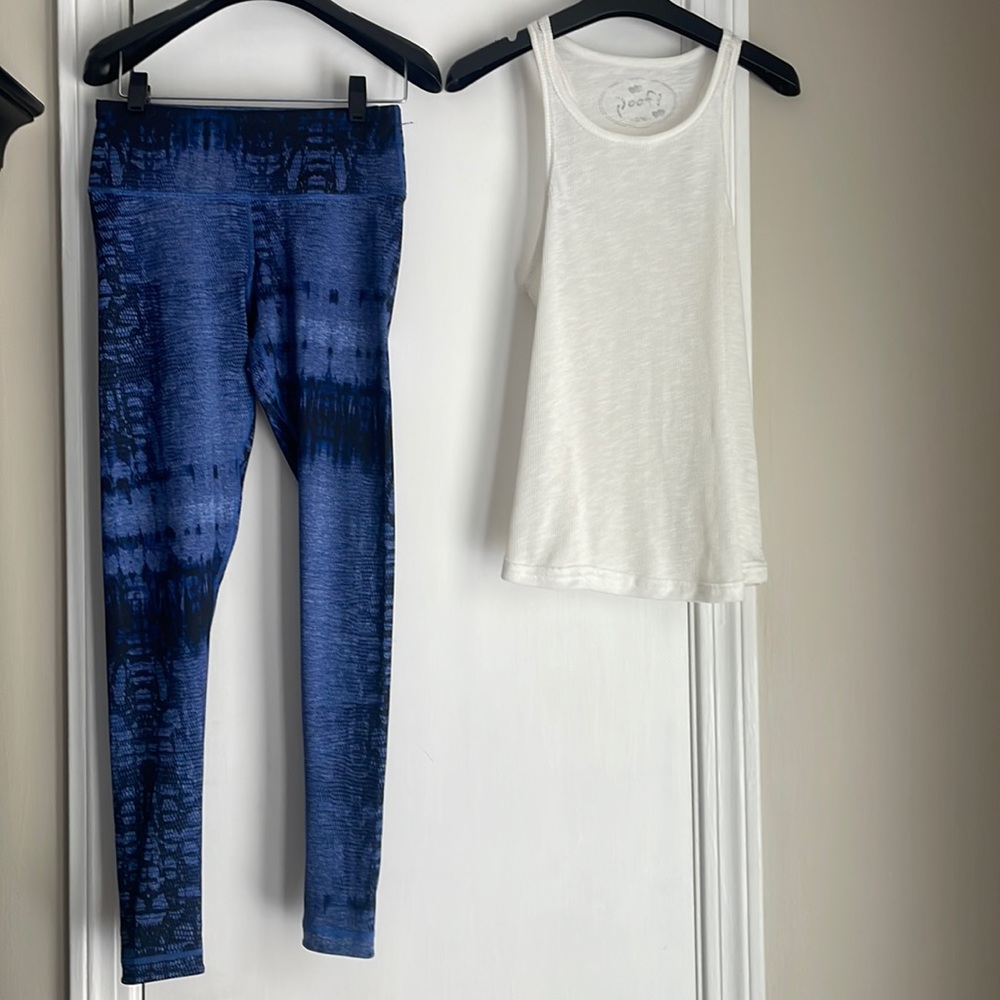 90 Degrees by Reflex Snakeprint REVERSIBLE Leggings and Free Tank